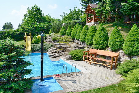 Penziony s bazénem Jizerské hory - romantický penzion s venkovním bazénem v Albrechticích v Jizerských horách
